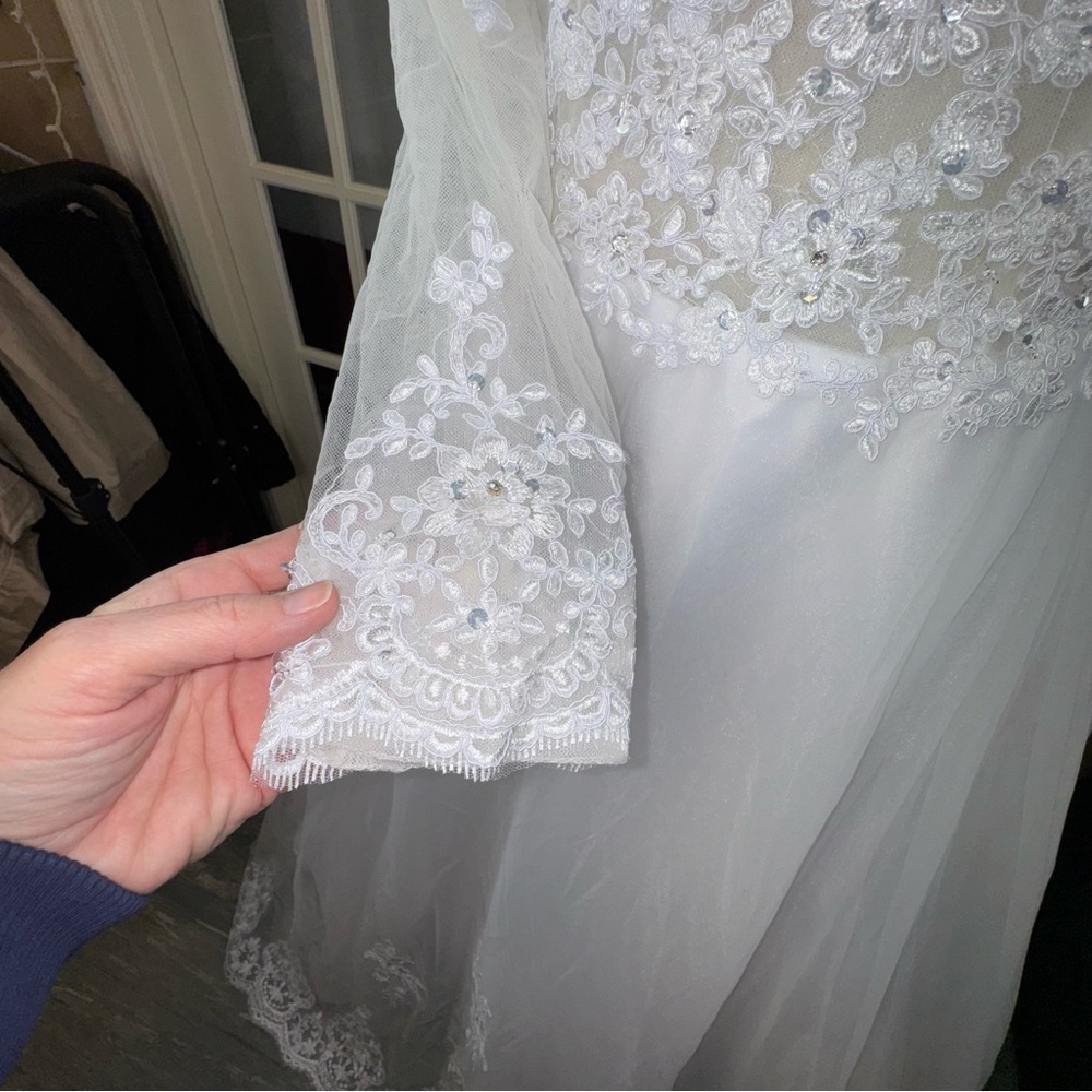 A-Line Long Sleeves Lace Tulle Court Train Wedding Dress - Picture 11 of 17